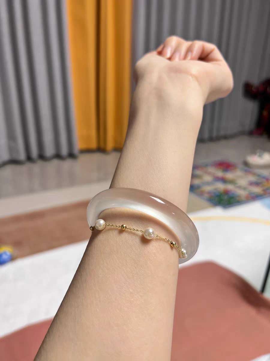 Pulsera "Luz de Luna Blanca": una muestra de amor eterno