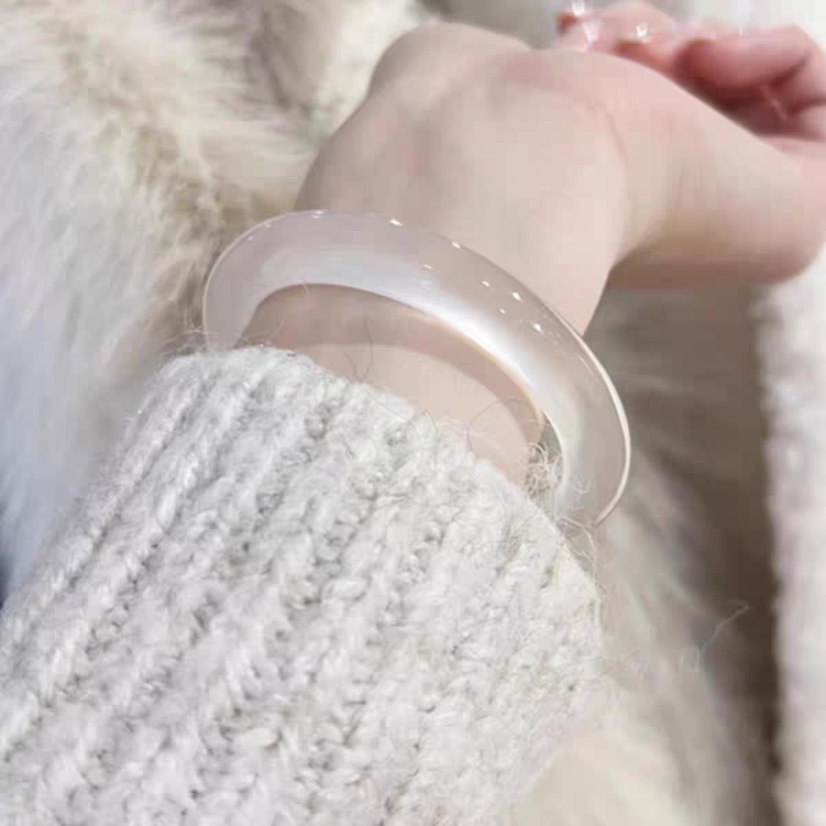 Pulsera "Luz de Luna Blanca": una muestra de amor eterno