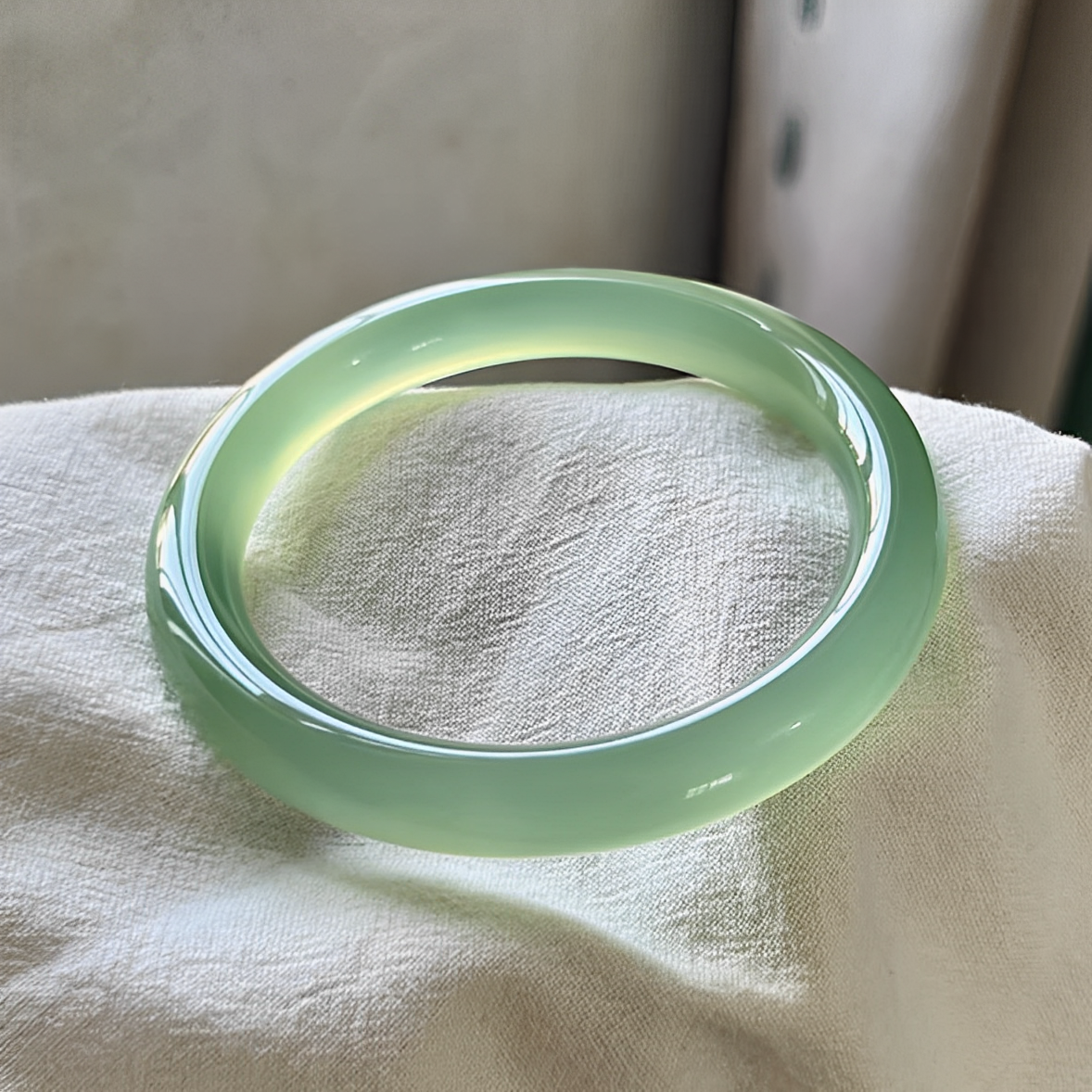 Icy Oil-Green Jadeite Bracelets,Nature's Captivating Elegance.
