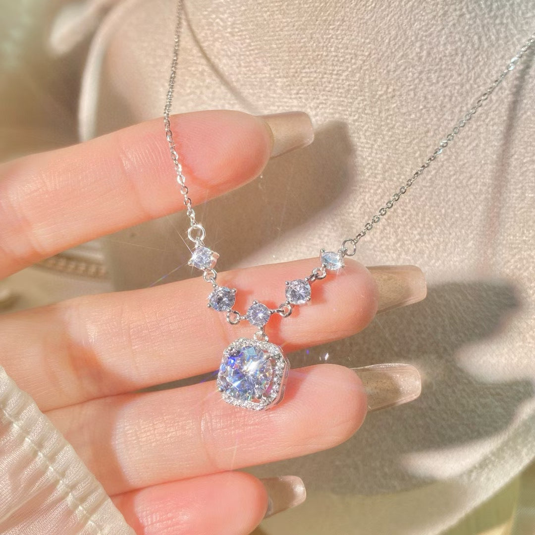 Collier scintillant en argent sterling de qualité supérieure avec zircones cubiques taille princesse