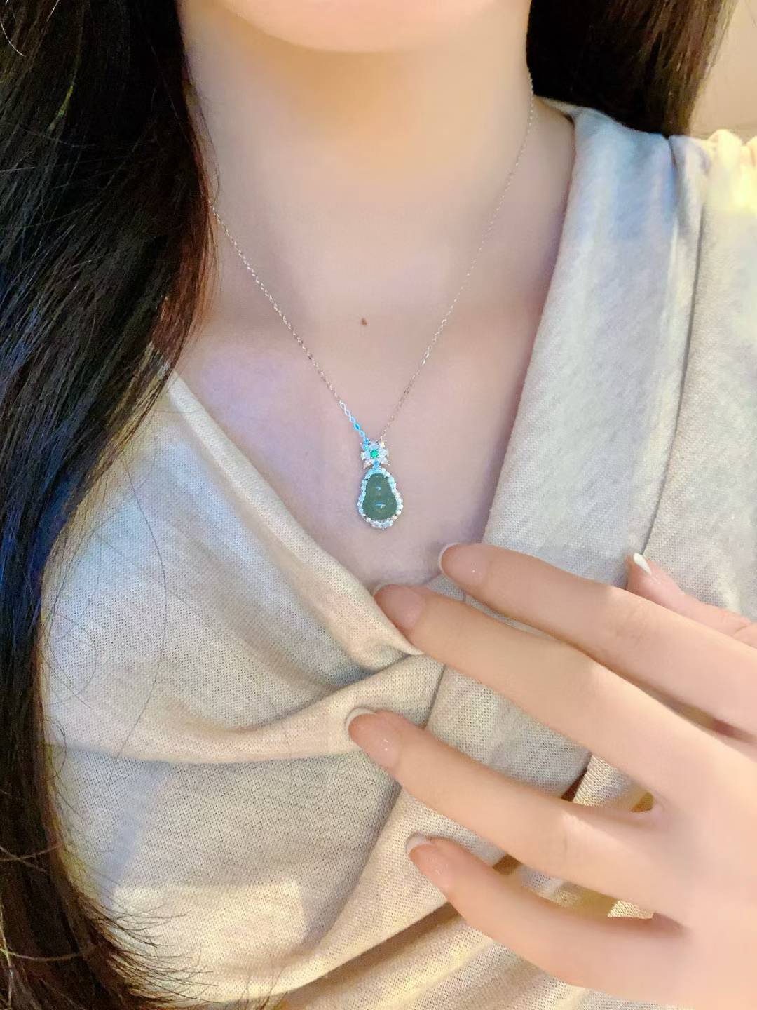 Collier gourde en argent sterling avec zircone cubique vert jade, double bénédiction, élégance intemporelle