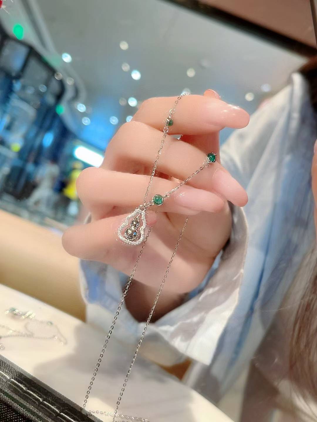 Collier pendentif « Courge porte-bonheur » en argent sterling et jade – Symbole de fortune