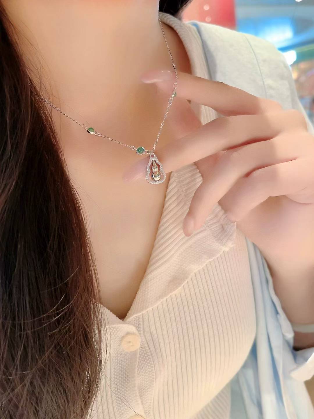 Collier pendentif « Courge porte-bonheur » en argent sterling et jade – Symbole de fortune