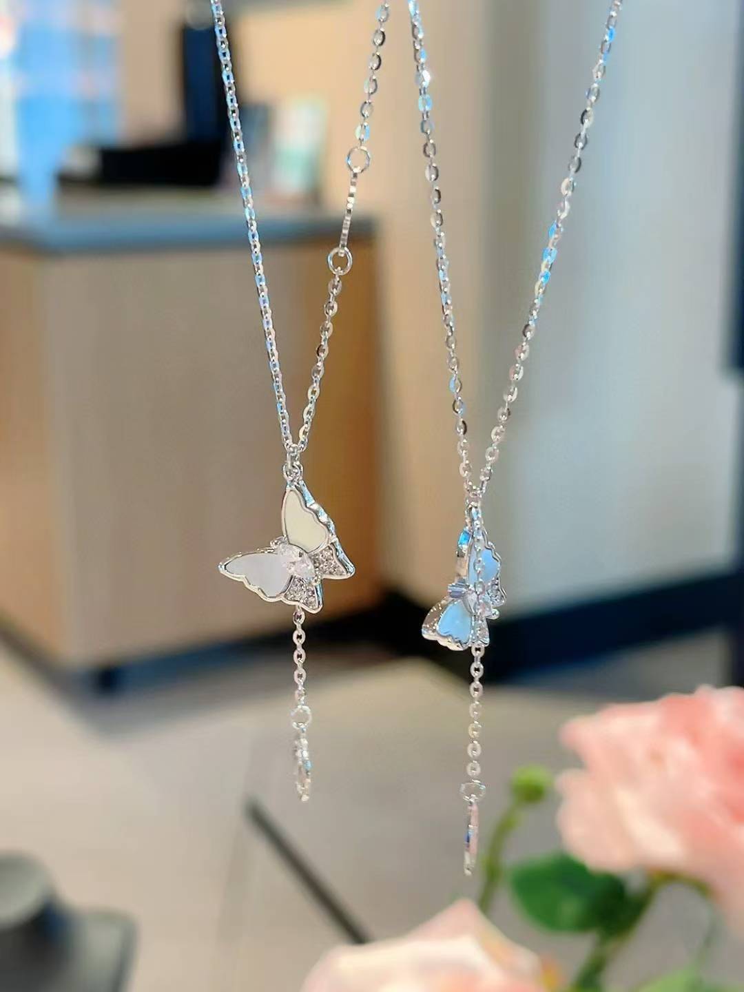 Collier à pampilles papillon en argent sterling et nacre - Ethereal Movement