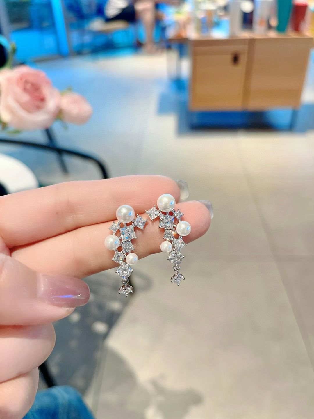 Boucles d'oreilles pendantes triple perle et zircon | Boucles d'oreilles pendantes superposées en argent sterling