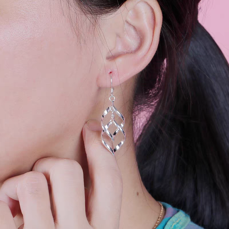 Boucles d'oreilles à tige en argent fin 990 fabriquées à la main — Élégance intemporelle, fabrication artisanale