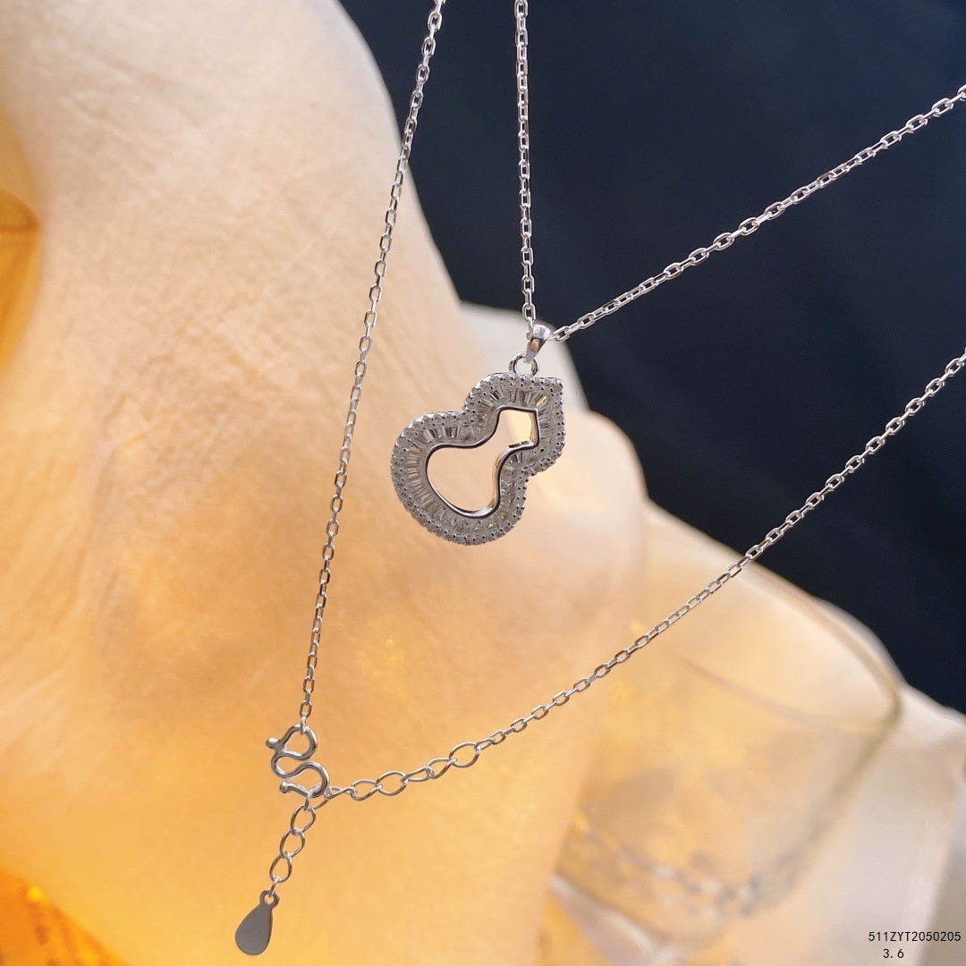 Collier gourde porte-bonheur fait main en argent sterling avec zircone