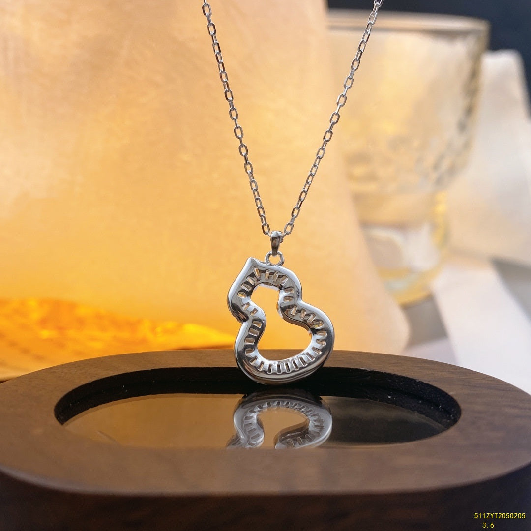 Collier gourde porte-bonheur fait main en argent sterling avec zircone