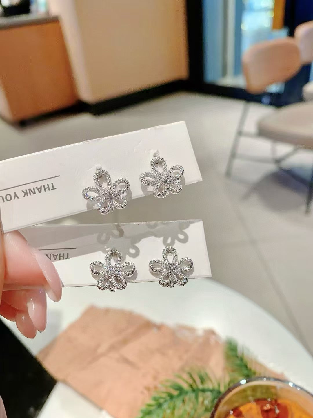 Boucles d'oreilles artisanales en argent sterling avec zircones cubiques Nature's Sparkle