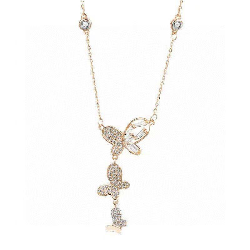 Collier pendentif papillon en argent sterling et oxyde de zirconium fabriqué à la main Trio d'ailes