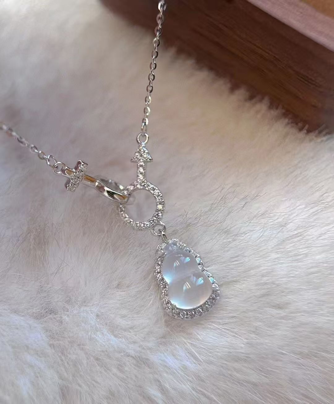 Handmade Double Ring Jade Gourd Pendant Necklace Embrace Luck, Health & Eternal Connection