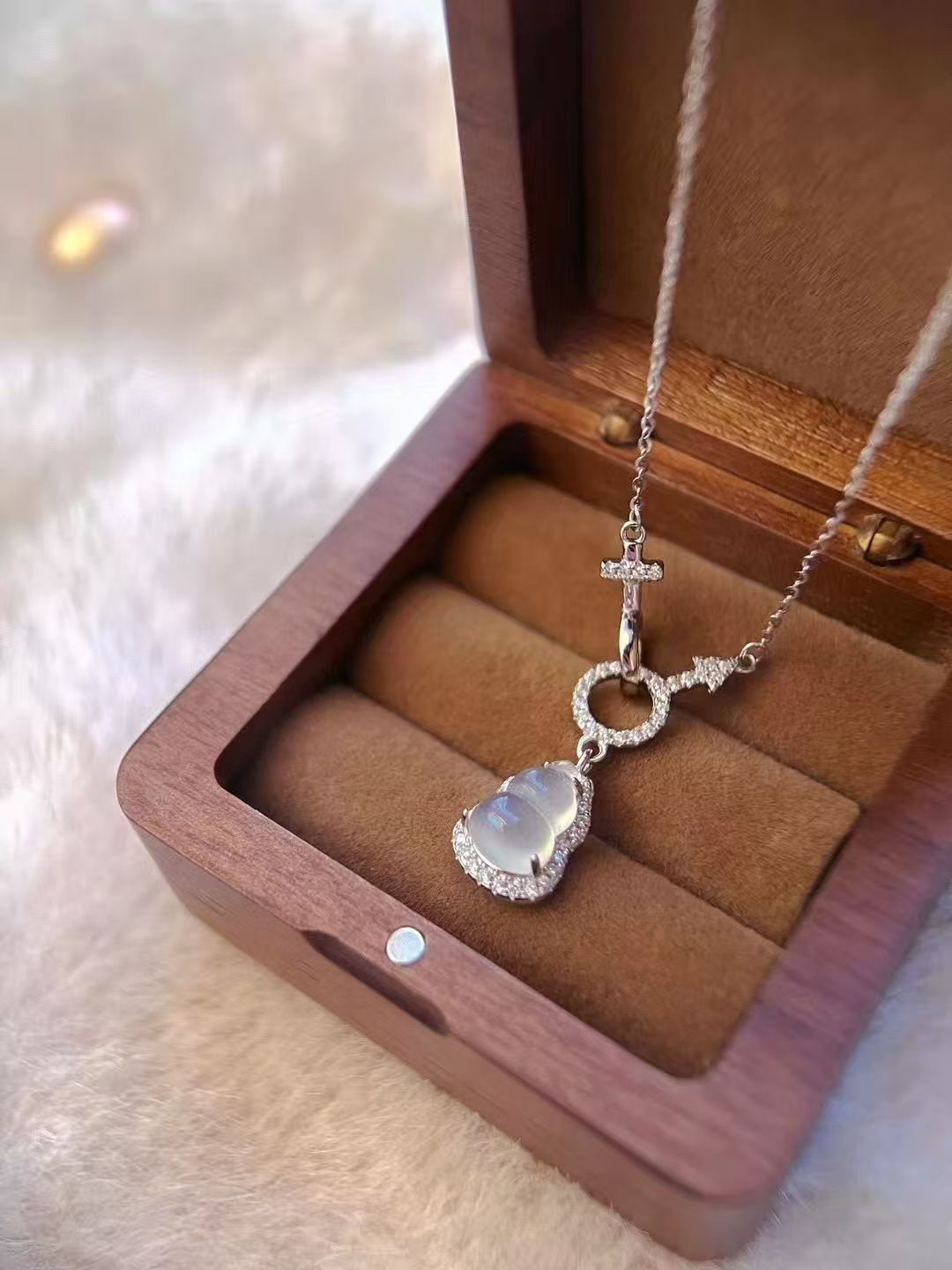 Handmade Double Ring Jade Gourd Pendant Necklace Embrace Luck, Health & Eternal Connection