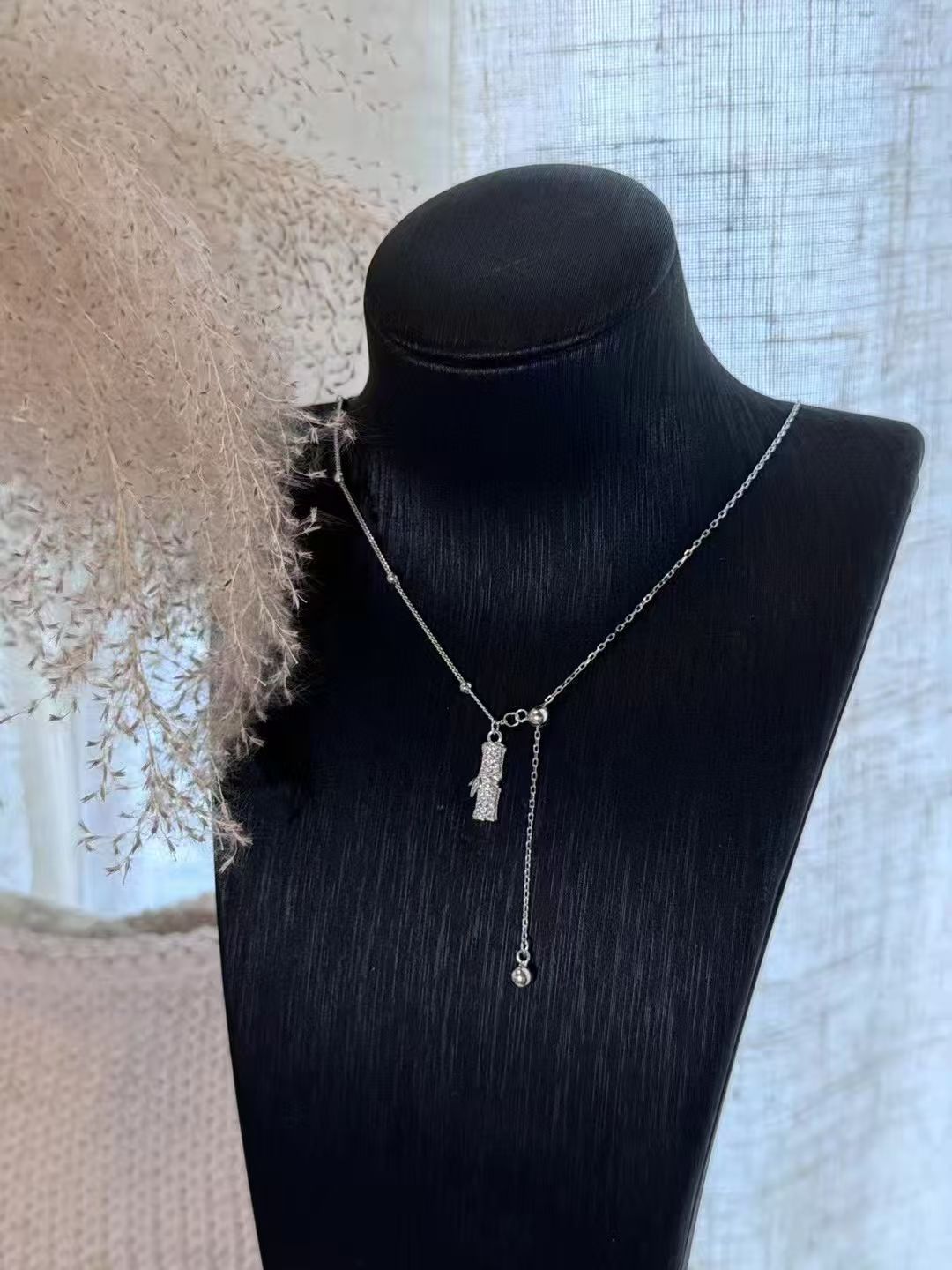 Collier porte-bonheur en argent sterling avec pendentif en bambou fait main