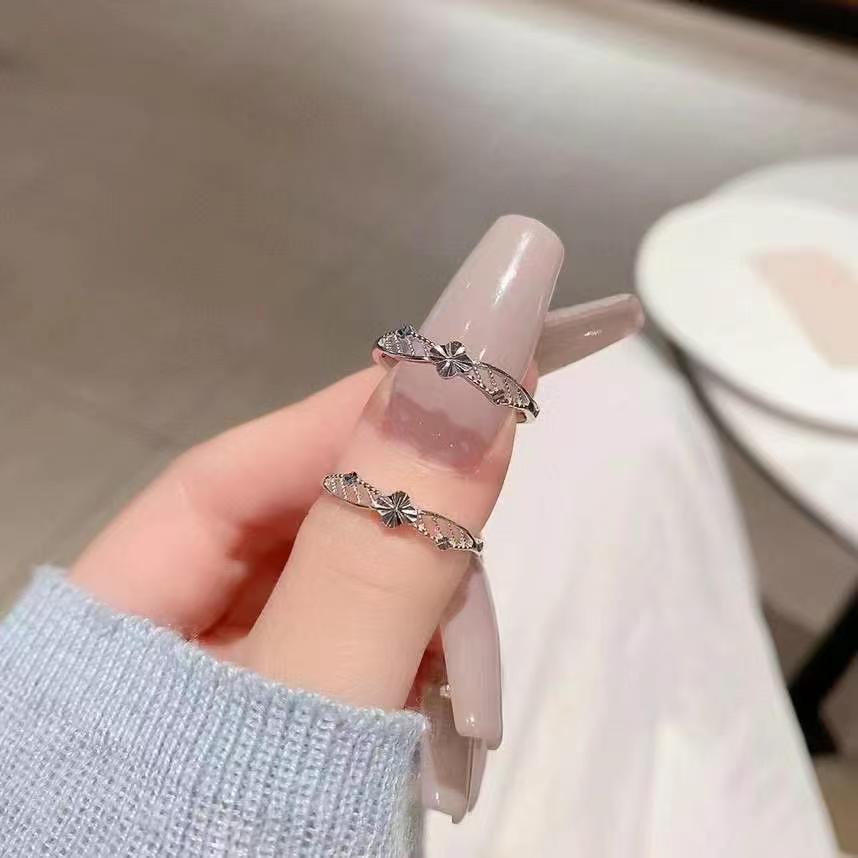 Artisanal Bloom Sterling Silver Ring | Hand-Engraved Floral Motif | 925 Silver