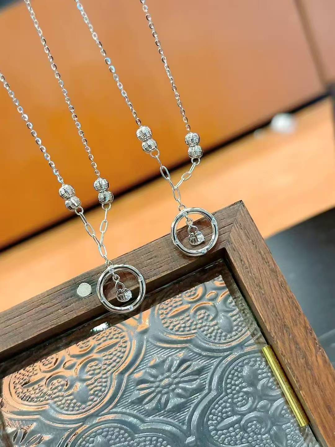 Collier pendentif en argent sterling fait main en forme de gourde porte-bonheur – « Bouteille de bénédictions »