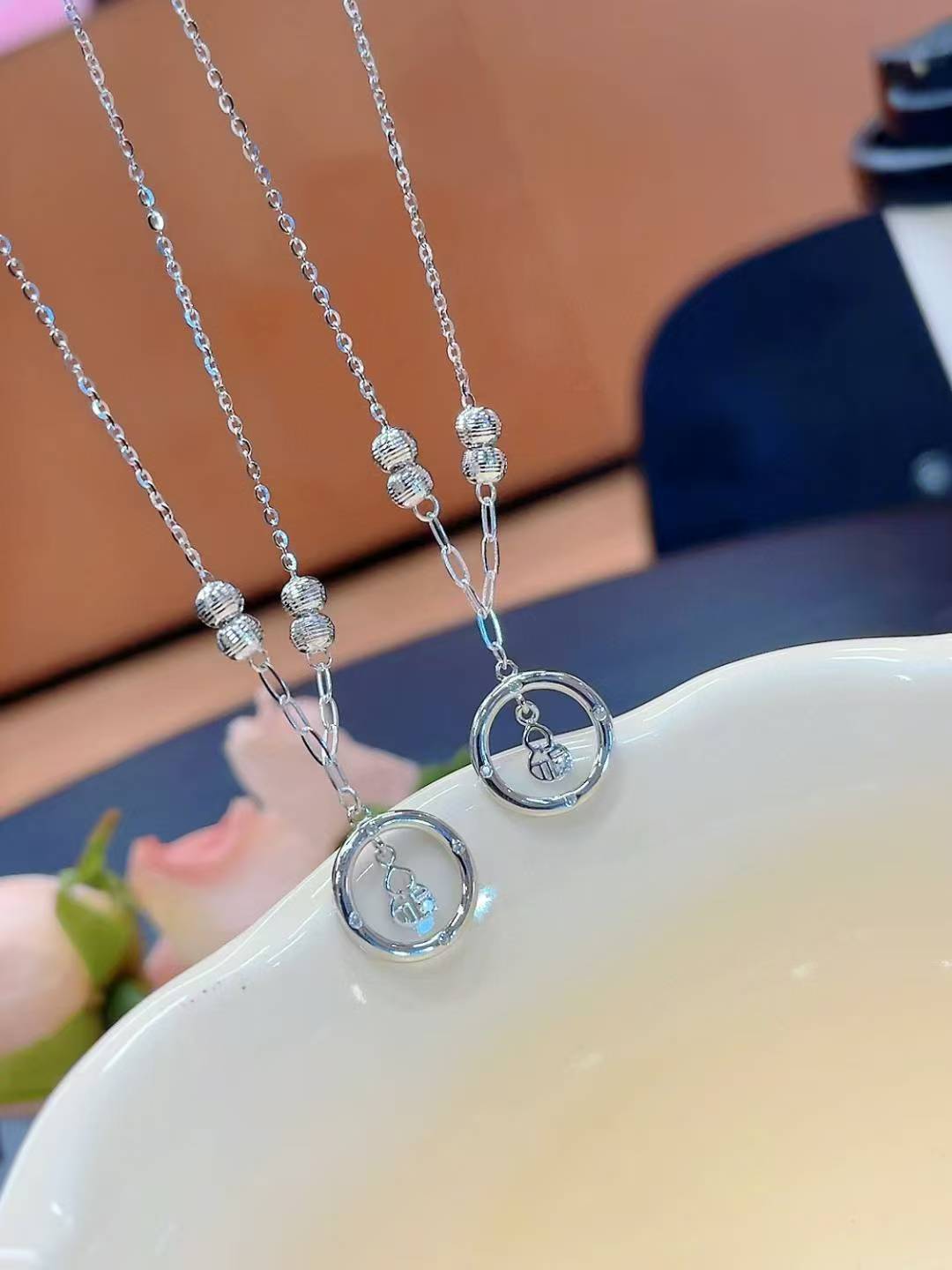 Collier pendentif en argent sterling fait main en forme de gourde porte-bonheur – « Bouteille de bénédictions »