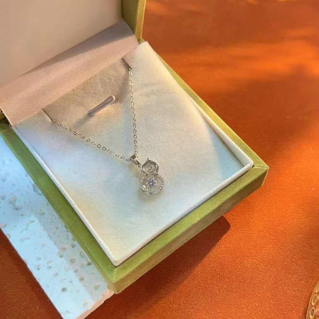 Collier pendentif gourde en argent sterling 925 serti de zircons, fabriqué à la main – Symbole d'élégance et de vitalité