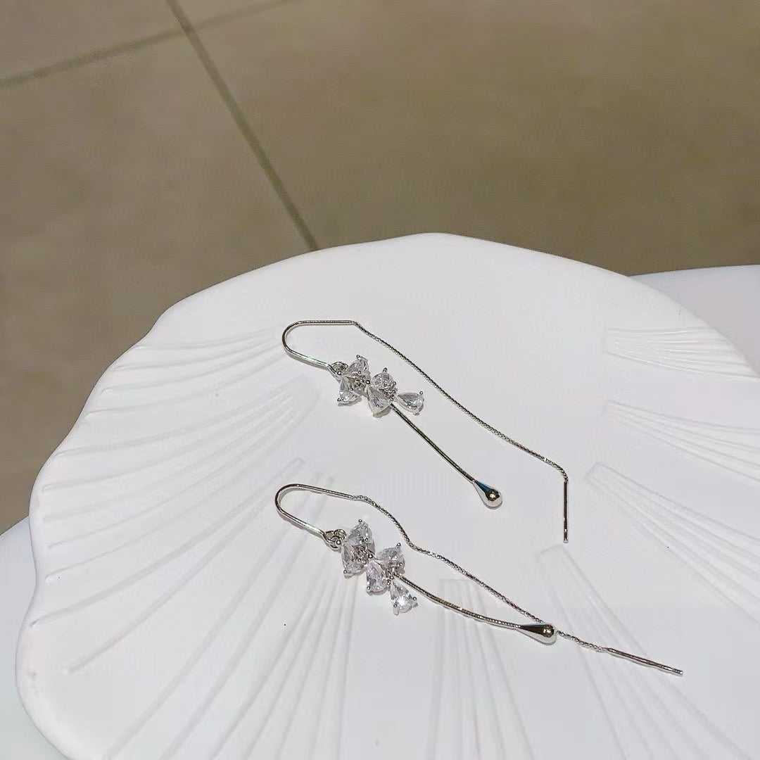 Boucles d'oreilles pendantes en argent sterling 925, fabriquées à la main, avec des accents de zircone – L'élégance de la nature, un éclat intemporel