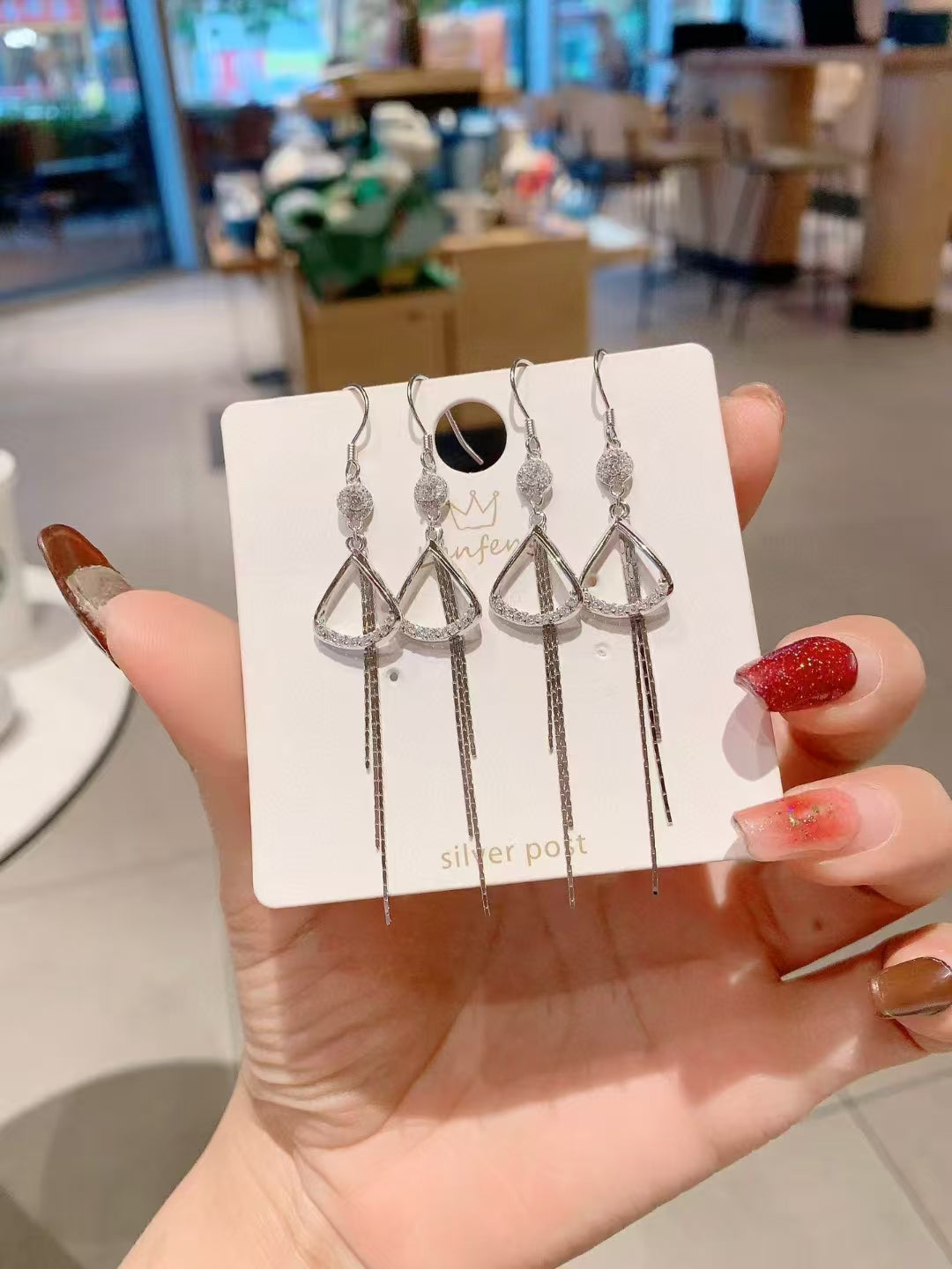 Boucles d'oreilles à pampilles géométriques en argent sterling 925, fabriquées à la main, avec des accents de zircon – Modern Art in Motion