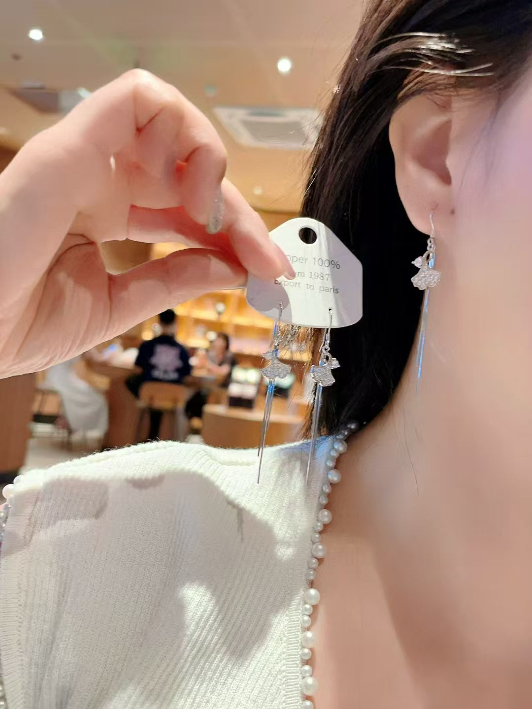 Élégance intemporelle : Boucles d'oreilles à pampilles en feuille de ginkgo en argent 925, fabriquées à la main, avec zircone