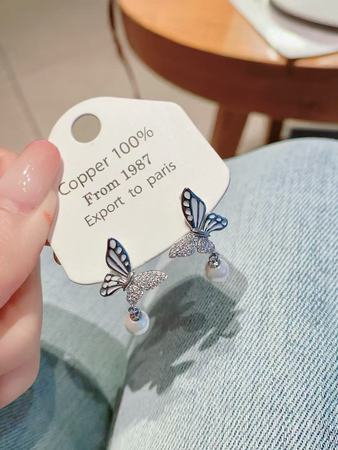 Liberty & Grace: Butterfly Pearl Earrings.This is such a great gift!