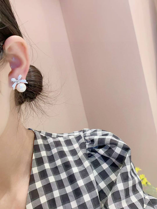 Boucles d'oreilles élégantes en forme de nœud : boucles d'oreilles scintillantes en zircone et perles