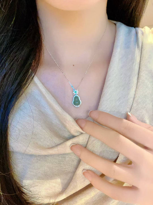 Collier gourde en argent sterling avec zircone cubique vert jade, double bénédiction, élégance intemporelle