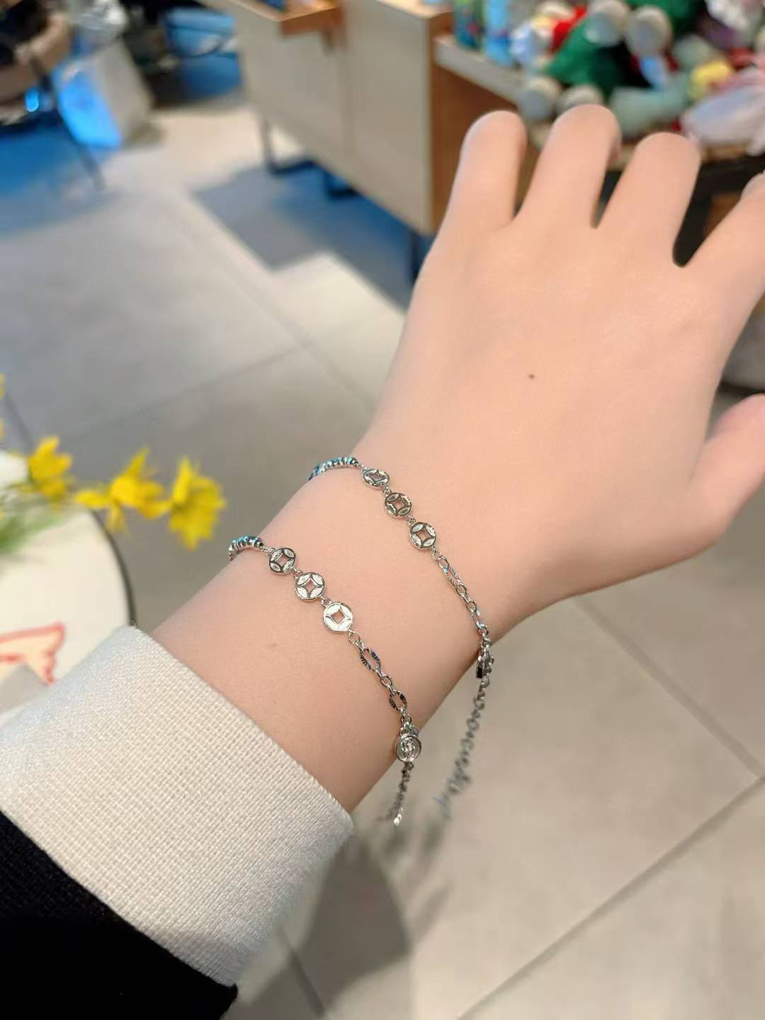 Bracelet de richesse impériale : cinq pièces impériales pour la fortune et la protection