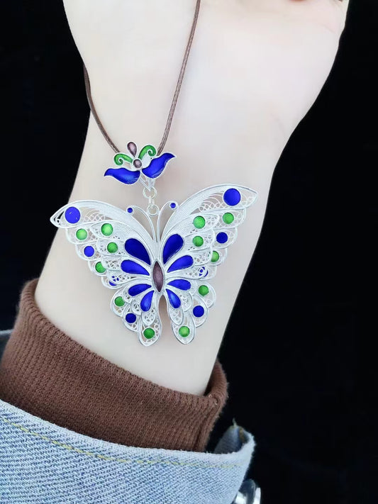 Collier papillon double couche tissé à la main - Argent fin 999,9 et breloque en émail - Symbole de liberté et de bénédiction