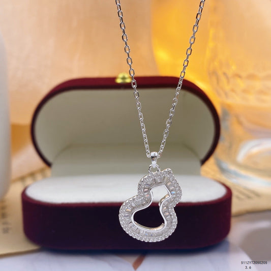 Collier gourde porte-bonheur fait main en argent sterling avec zircone