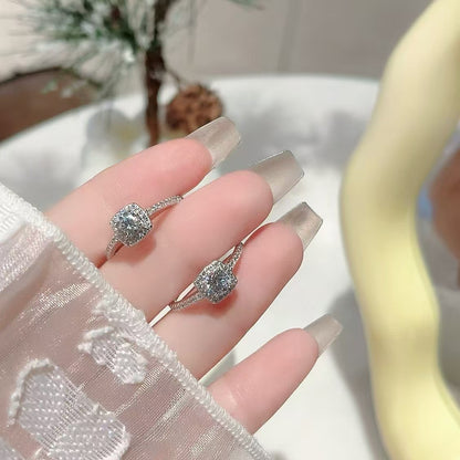 Leweivi Sculptural Bow Ring in Sterling Silver & Zircon | Limited Artisan Collection
