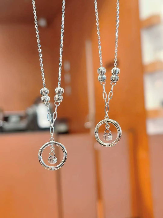 Collier pendentif en argent sterling fait main en forme de gourde porte-bonheur – « Bouteille de bénédictions »