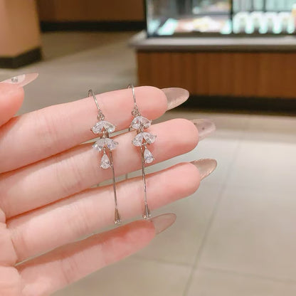 Boucles d'oreilles pendantes en argent sterling 925, fabriquées à la main, avec des accents de zircone – L'élégance de la nature, un éclat intemporel