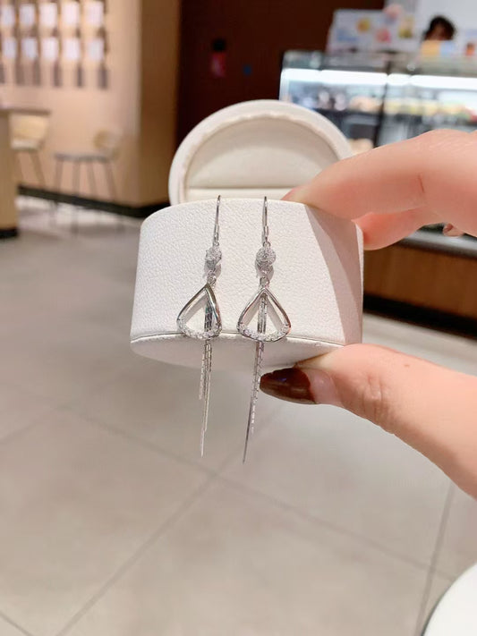 Boucles d'oreilles à pampilles géométriques en argent sterling 925, fabriquées à la main, avec des accents de zircon – Modern Art in Motion