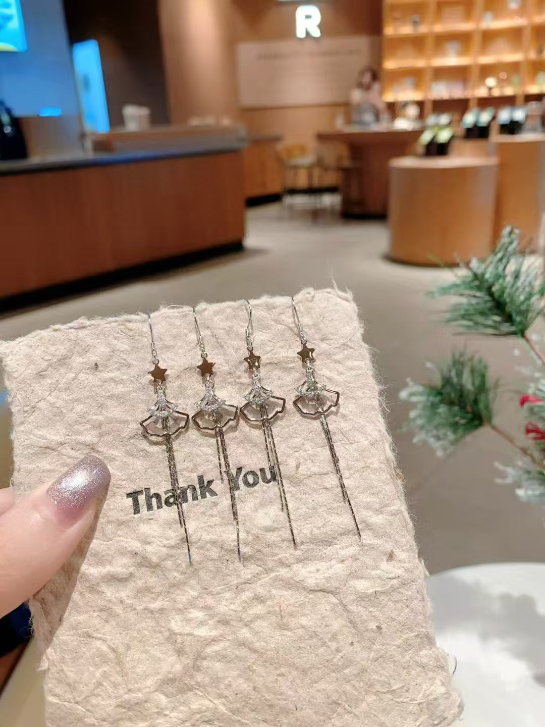 Boucles d'oreilles en argent sterling avec éventail céleste et pompon – Élégance cosmique faite à la main