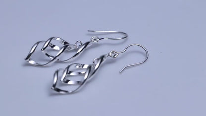 Boucles d'oreilles à tige en argent fin 990 fabriquées à la main — Élégance intemporelle, fabrication artisanale