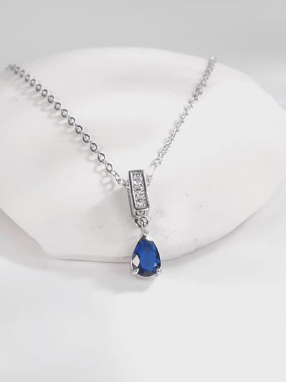 Collier élégant avec pendentif en forme de larme – Zircon bleu roi en argent sterling