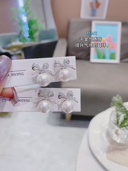 Boucles d'oreilles élégantes en forme de nœud : boucles d'oreilles scintillantes en zircone et perles