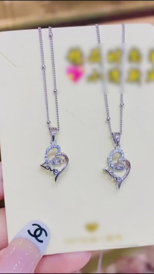 Collier pendentif en argent sterling 925 et zircone « Enchanté » : des premières impressions qui scintillent