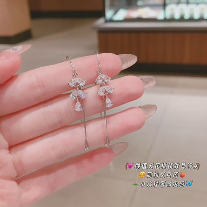 Boucles d'oreilles pendantes en argent sterling 925, fabriquées à la main, avec des accents de zircone – L'élégance de la nature, un éclat intemporel